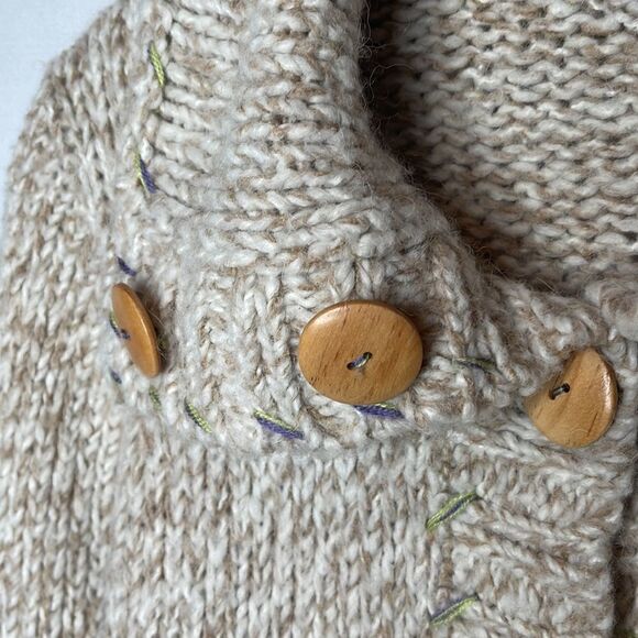 KaiselyCropped Knit Cardigan Sweater. Size Medium. - Picture 4 of 10